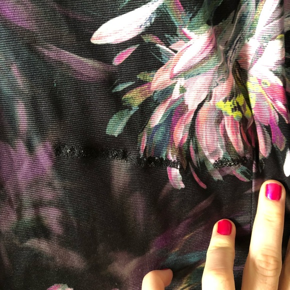 Incredibly gorgeous floral dress - Picture 3 of 6